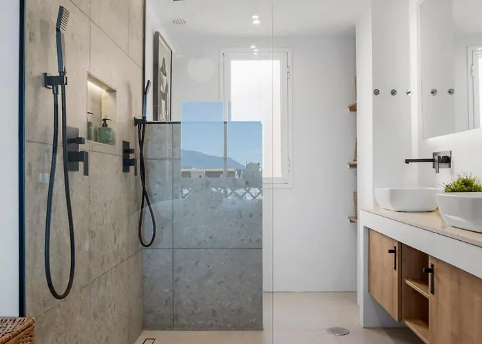 Lägenhet Sunny Getaway With Pool In - Ref M54